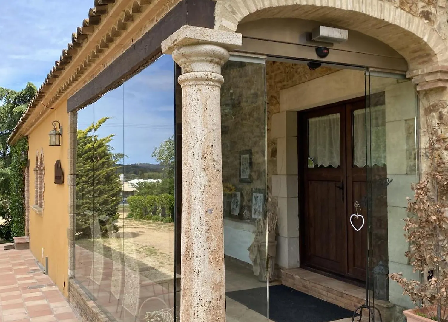 Montrás Casa Mas Molines Con Piscina Jacuzzi Y Barbacoasヴィラ 0*,  スペイン