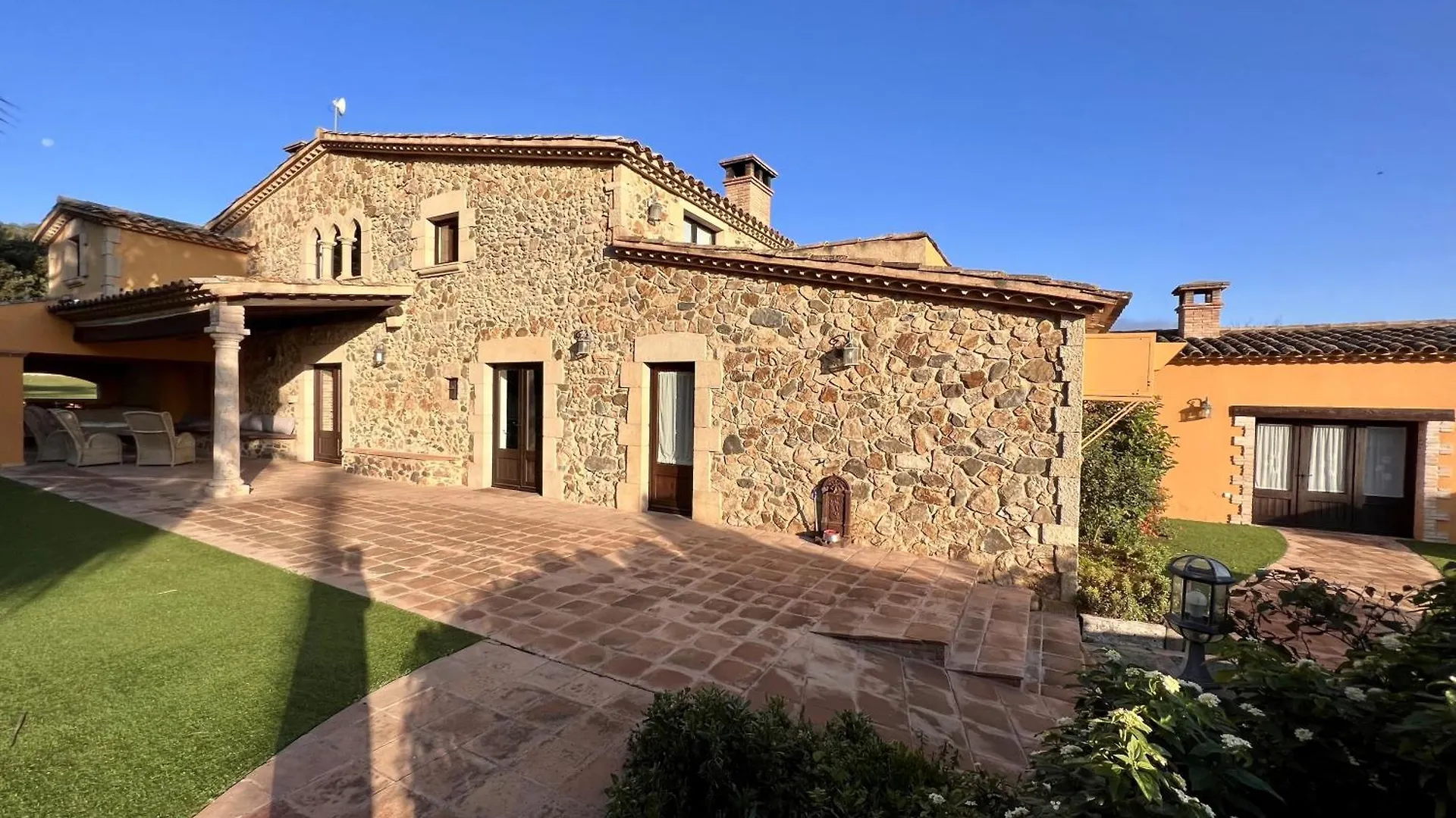 Casa Mas Molines Con Piscina Jacuzzi Y Barbacoas Villa Montras 0*,  Spain