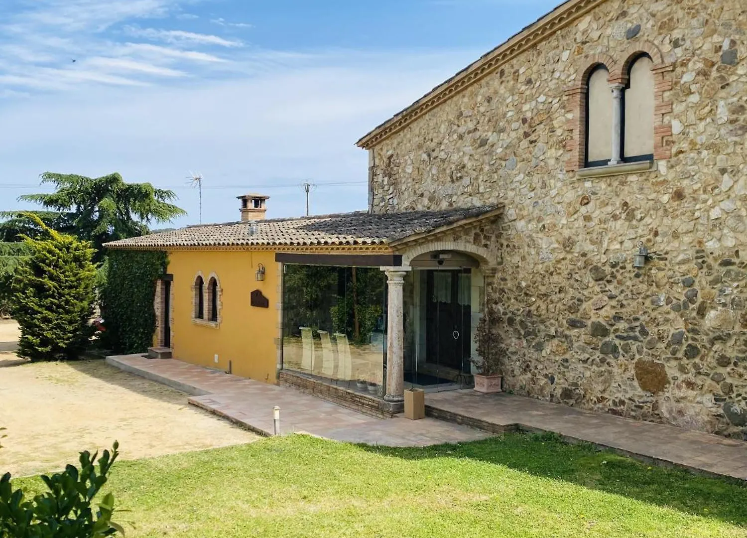 シャレー Montrás Casa Mas Molines Con Piscina Jacuzzi Y Barbacoasヴィラ