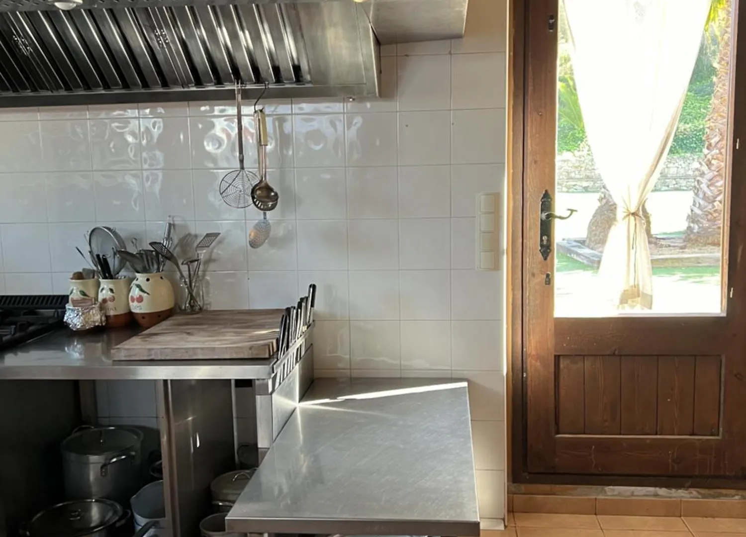 Montrás Casa Mas Molines Con Piscina Jacuzzi Y Barbacoasヴィラ 0*,  スペイン